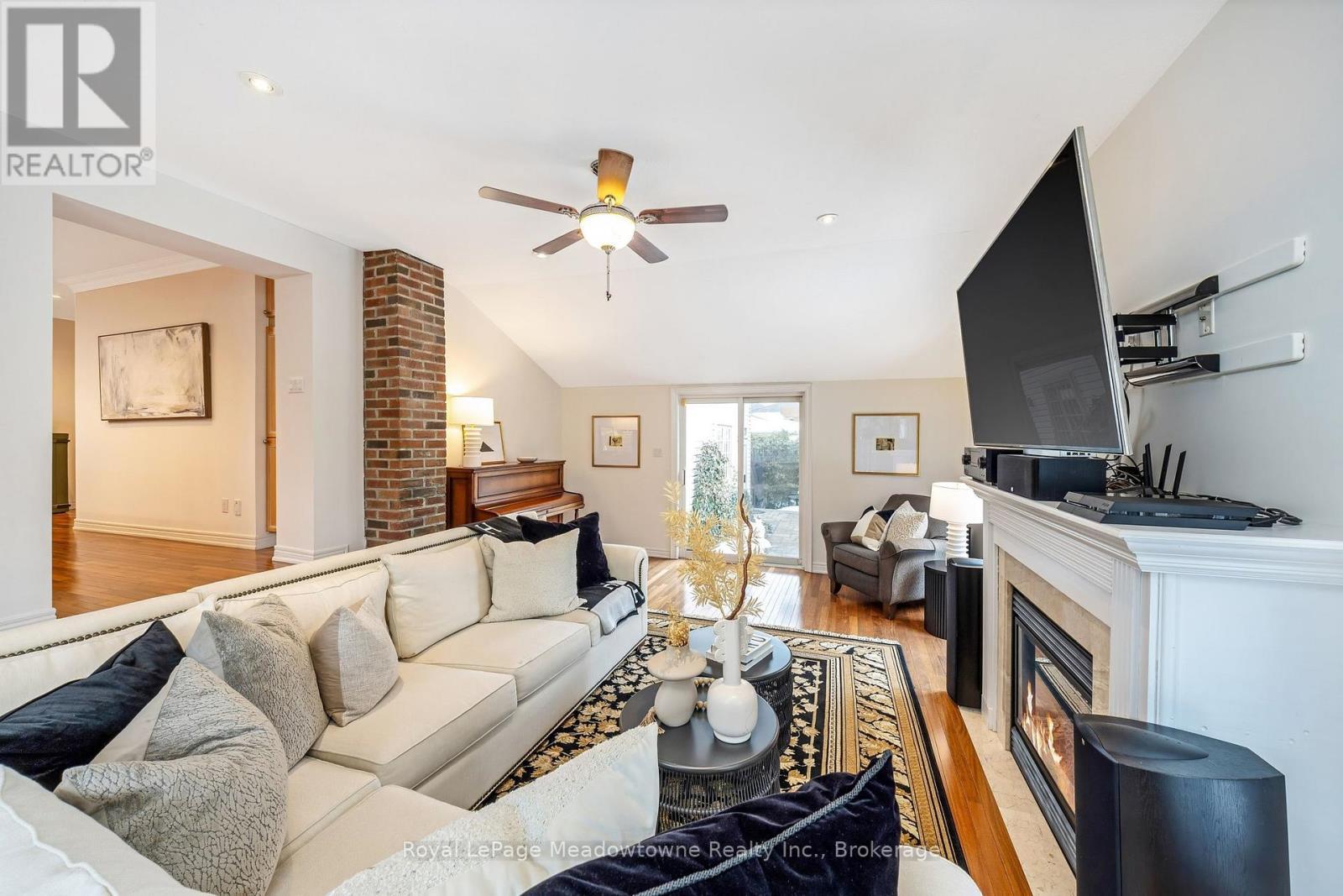 












49 MILL STREET

,
Milton (OM Old Milton),




Ontario
L9T1R7

