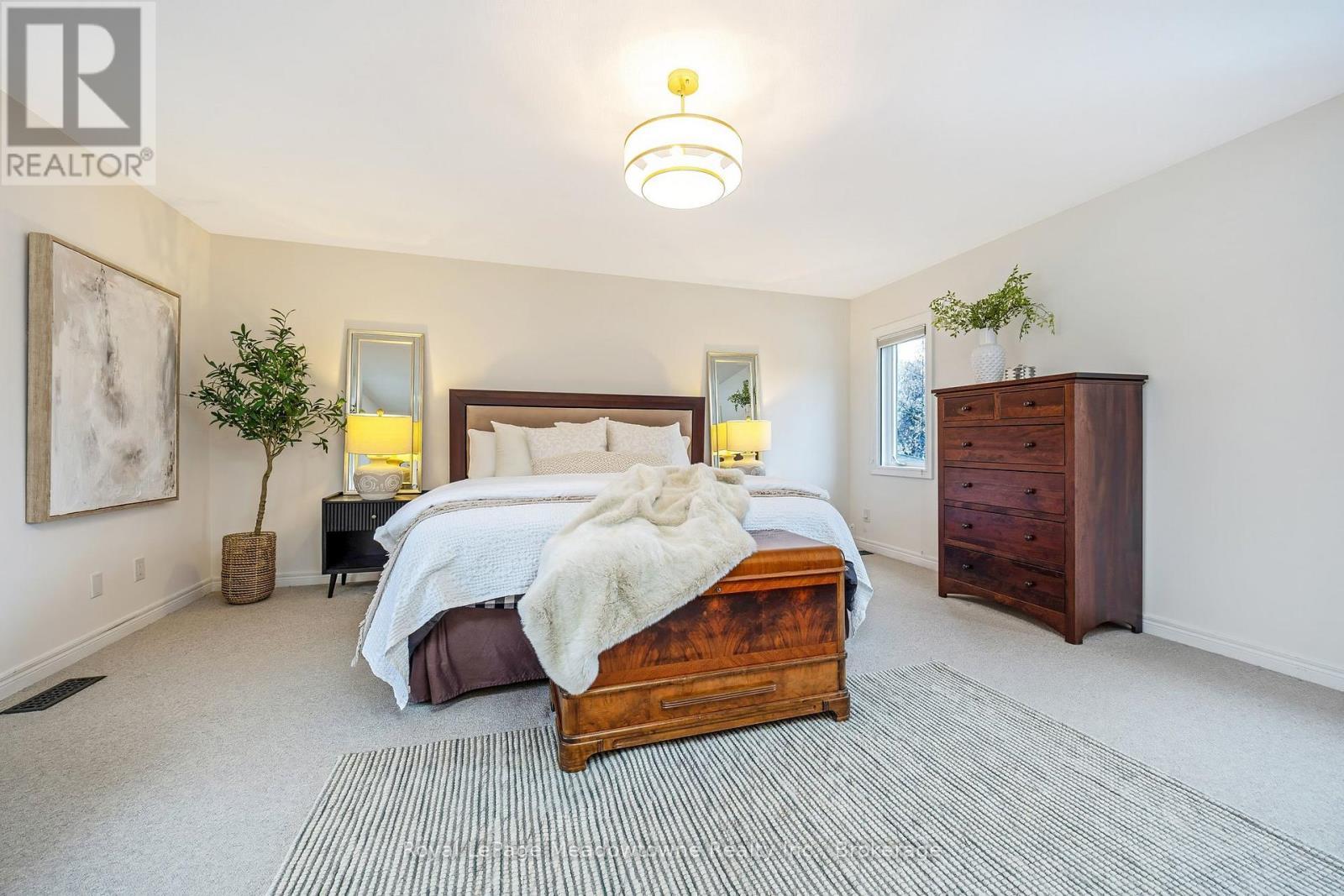 












49 MILL STREET

,
Milton (OM Old Milton),




Ontario
L9T1R7

