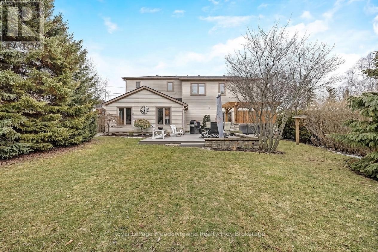 












49 MILL STREET

,
Milton (OM Old Milton),




Ontario
L9T1R7

