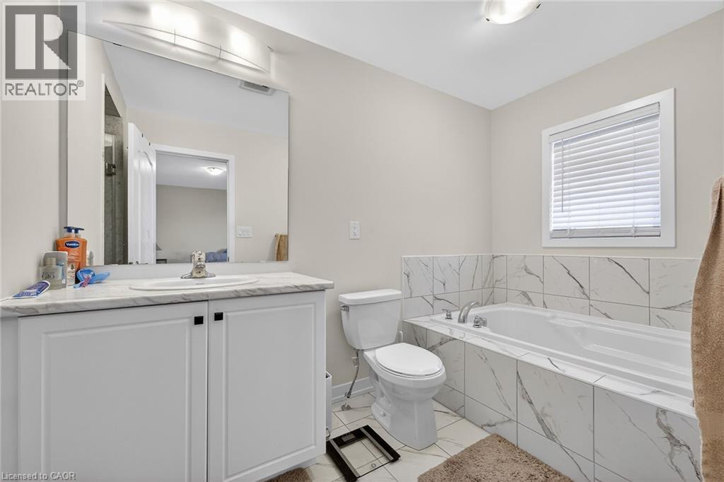 












8 OWL Lane

,
Caledonia,




Ontario
N3W0G4

