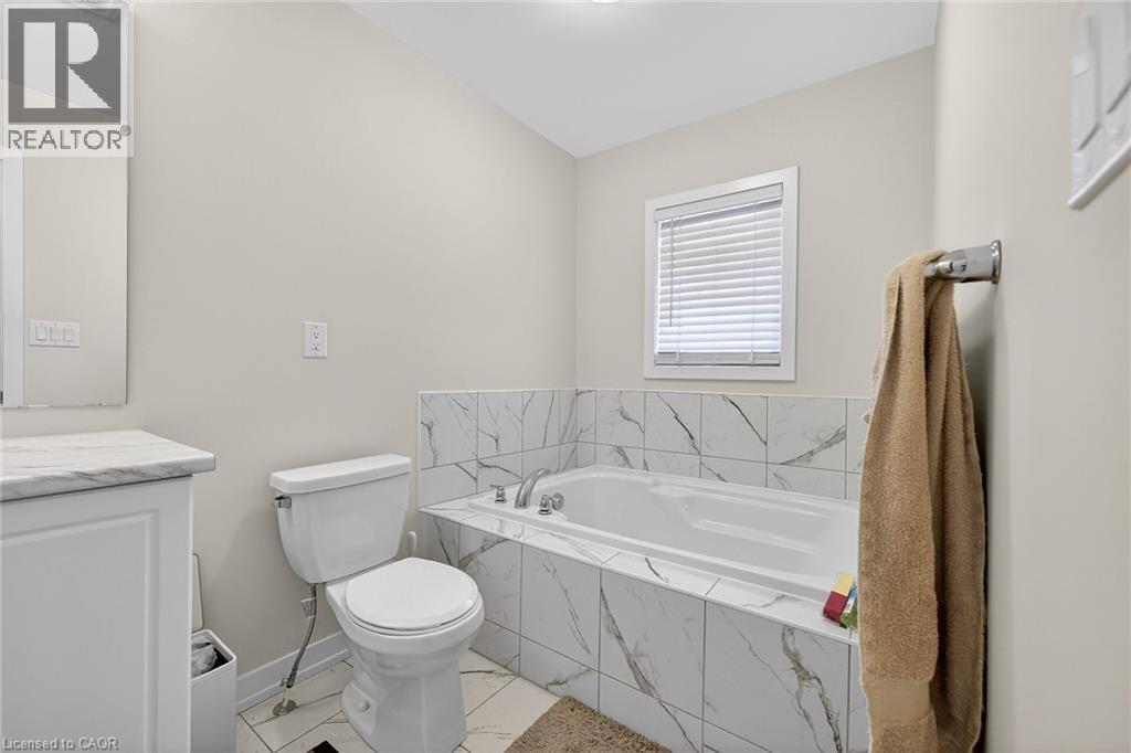 












8 OWL Lane

,
Caledonia,




Ontario
N3W0G4

