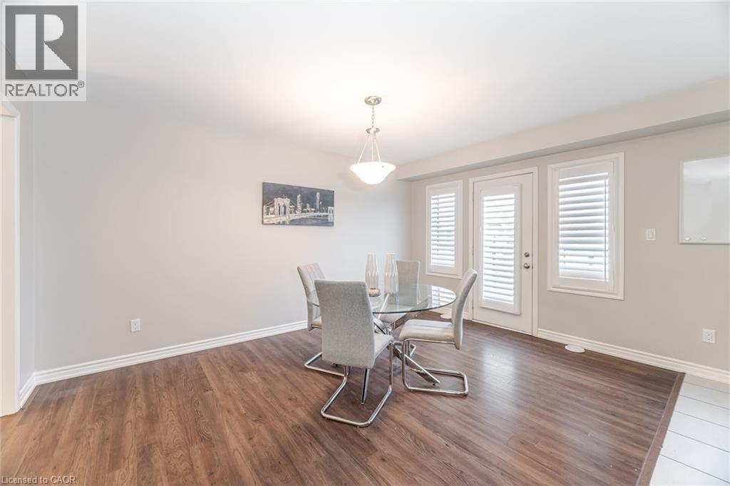 












514 GOLDENROD Lane

,
Kitchener,




Ontario
N2R0Y7

