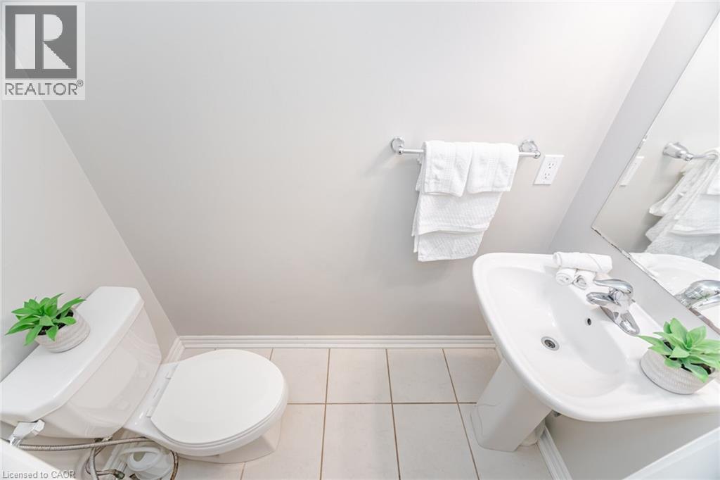 












514 GOLDENROD Lane

,
Kitchener,




Ontario
N2R0Y7

