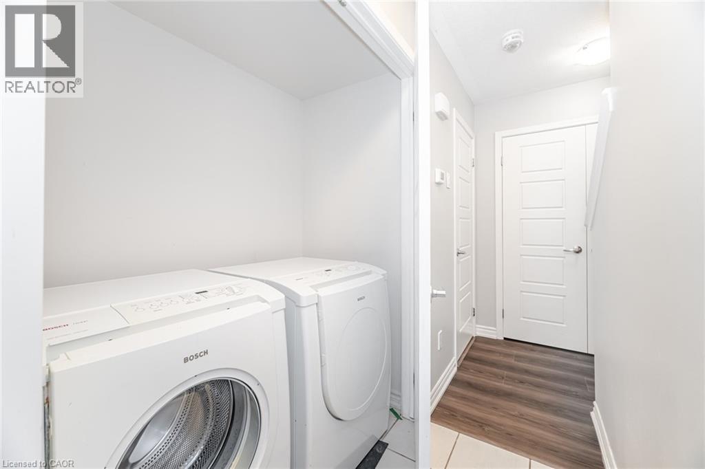 












514 GOLDENROD Lane

,
Kitchener,




Ontario
N2R0Y7

