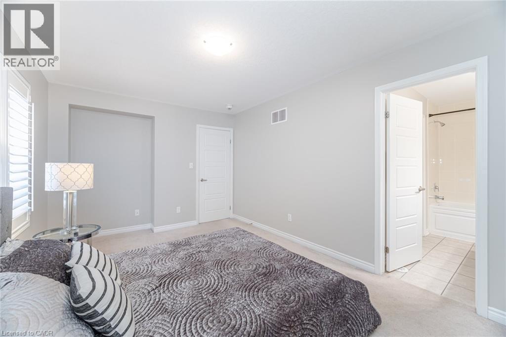 












514 GOLDENROD Lane

,
Kitchener,




Ontario
N2R0Y7

