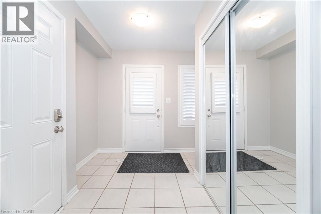 












514 GOLDENROD Lane

,
Kitchener,




Ontario
N2R0Y7

