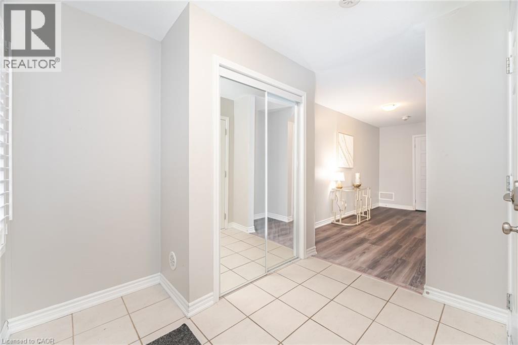 












514 GOLDENROD Lane

,
Kitchener,




Ontario
N2R0Y7

