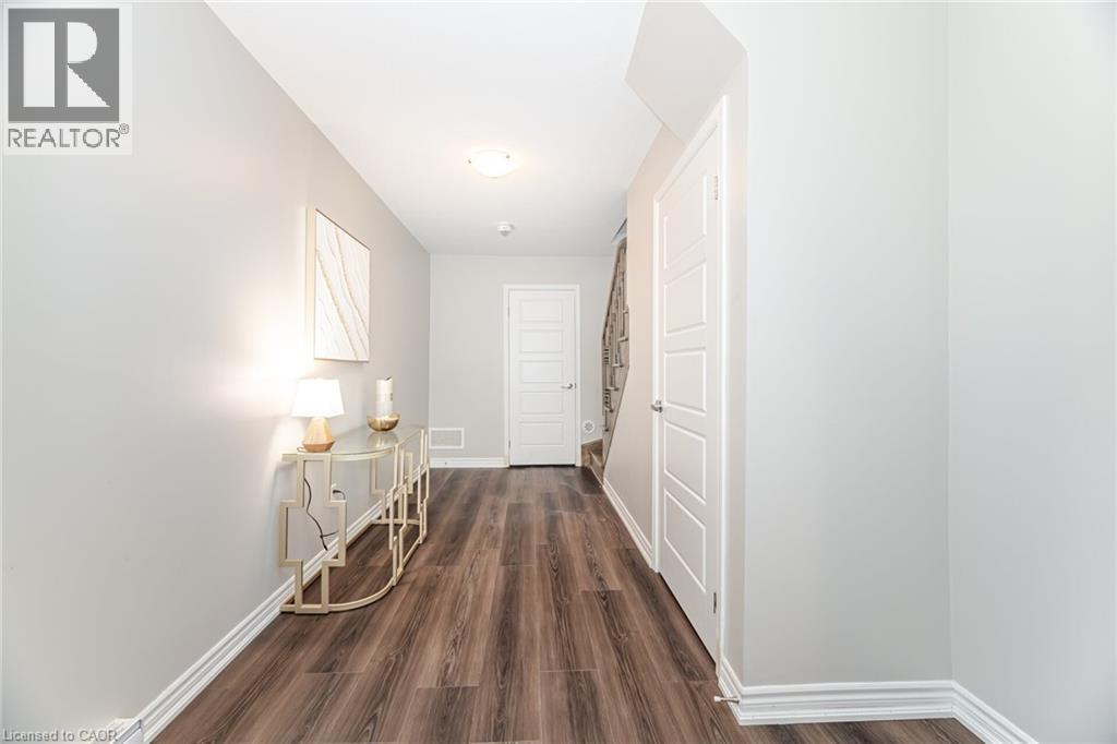 












514 GOLDENROD Lane

,
Kitchener,




Ontario
N2R0Y7

