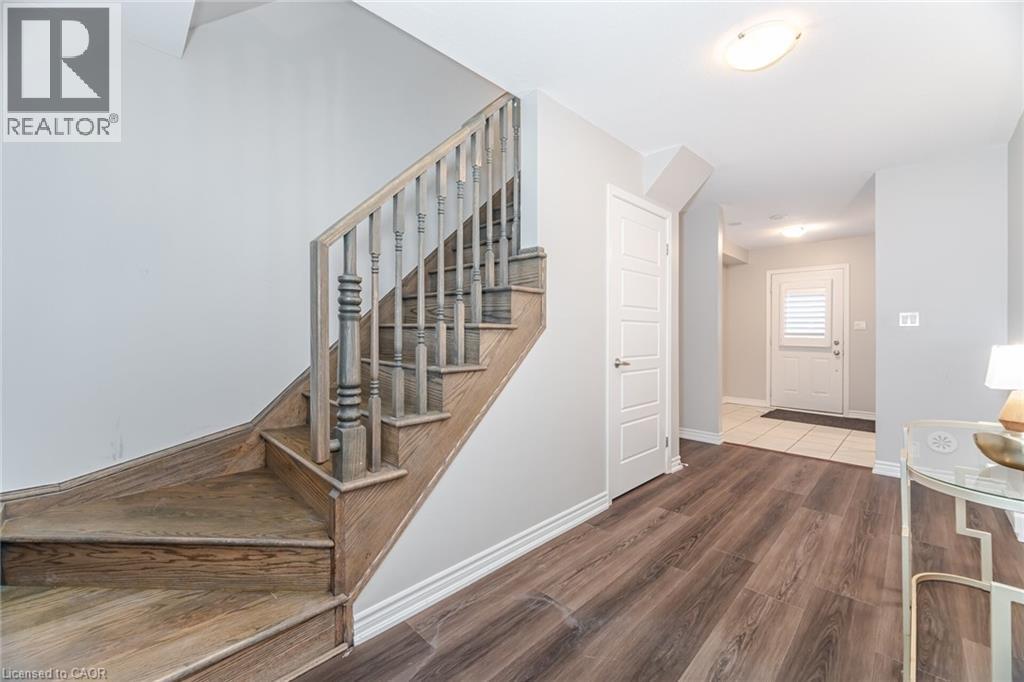 












514 GOLDENROD Lane

,
Kitchener,




Ontario
N2R0Y7

