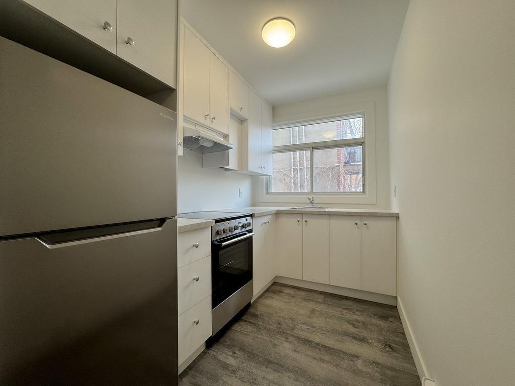 









7795


Av. Casgrain

, 205,
Villeray/Saint-Michel/Parc-Extension (Montréal),




QC
H2R1Z2

