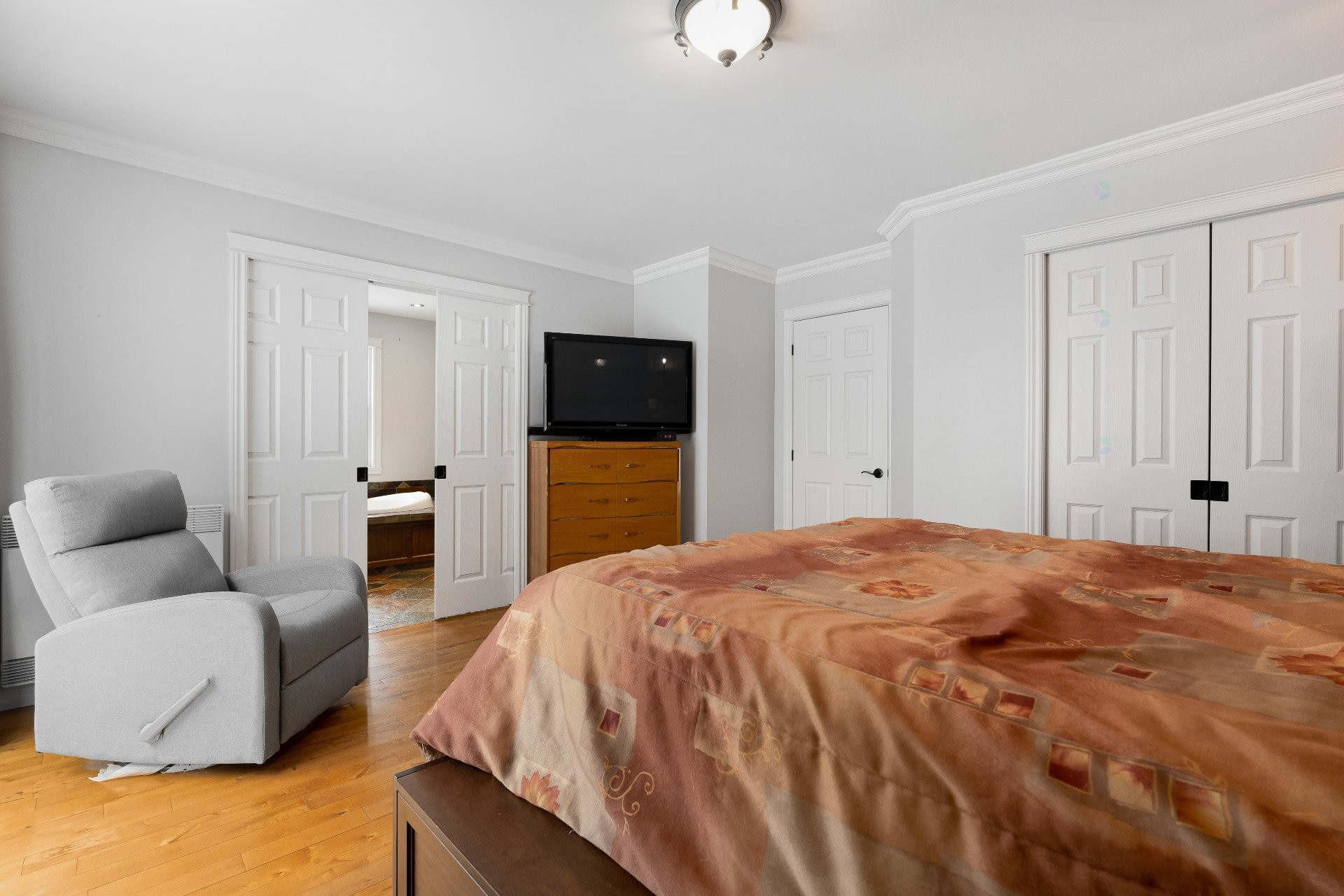 









1545


Rue de la Vallée-des-Murmures

,
Sherbrooke (Lennoxville),




QC
J1M0B5

