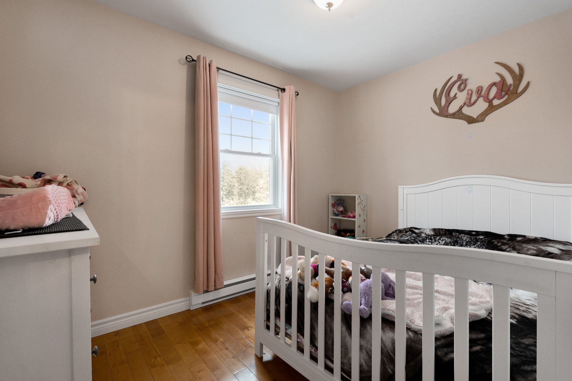 









1545


Rue de la Vallée-des-Murmures

,
Sherbrooke (Lennoxville),




QC
J1M0B5

