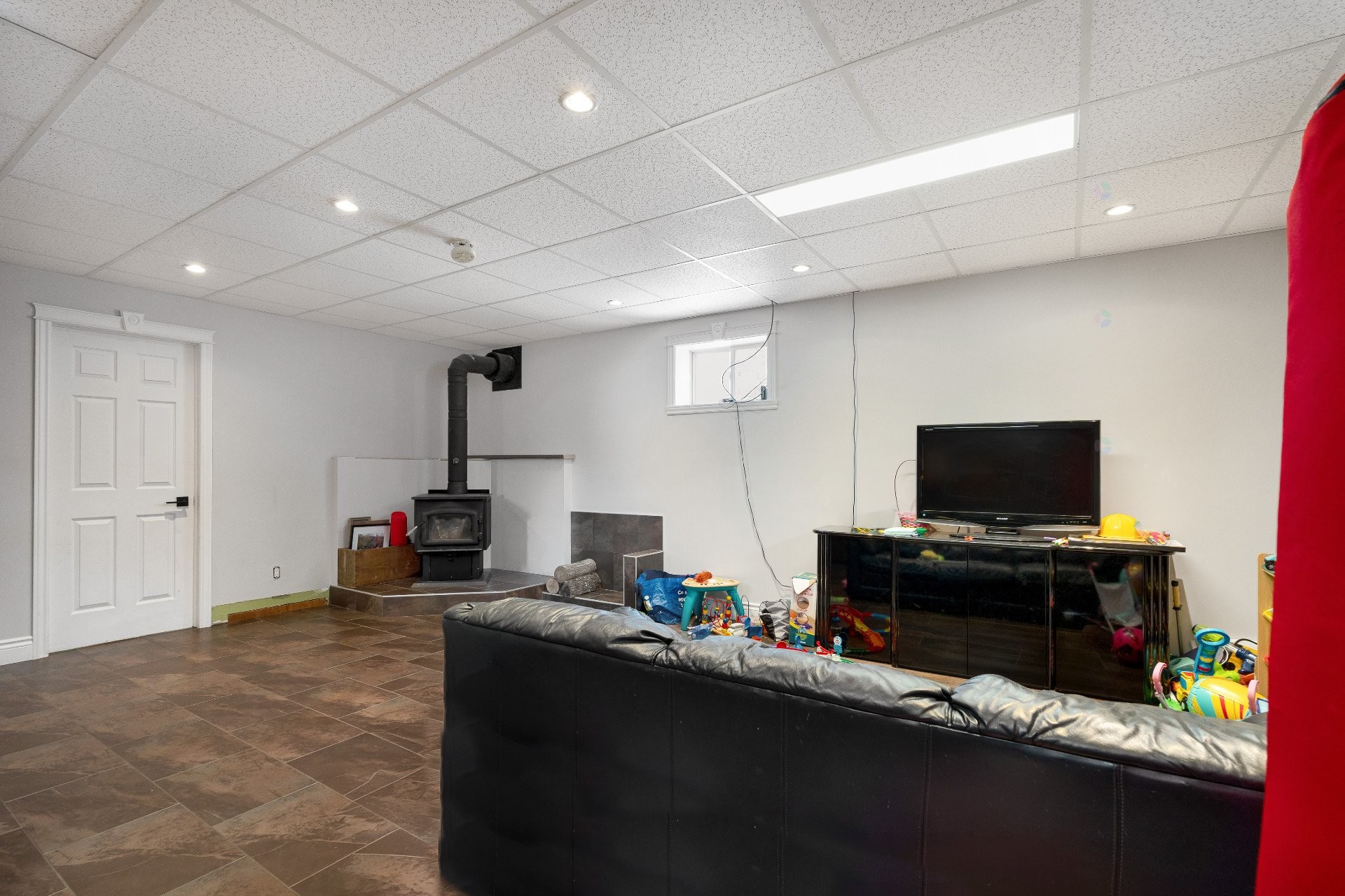 









1545


Rue de la Vallée-des-Murmures

,
Sherbrooke (Lennoxville),




QC
J1M0B5

