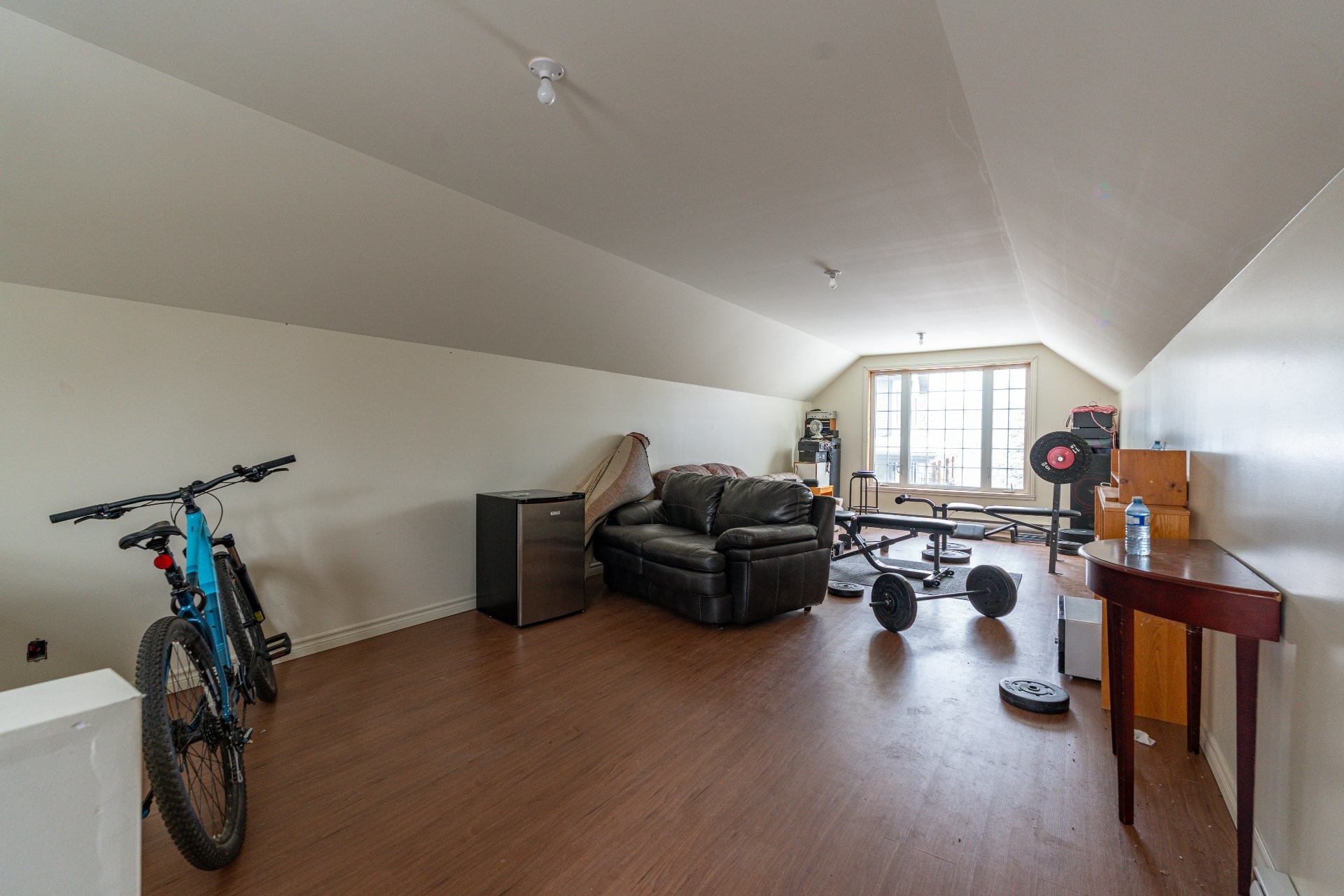 









1545


Rue de la Vallée-des-Murmures

,
Sherbrooke (Lennoxville),




QC
J1M0B5

