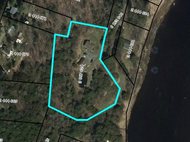 









1545


Rue de la Vallée-des-Murmures

,
Sherbrooke (Lennoxville),




QC
J1M0B5

