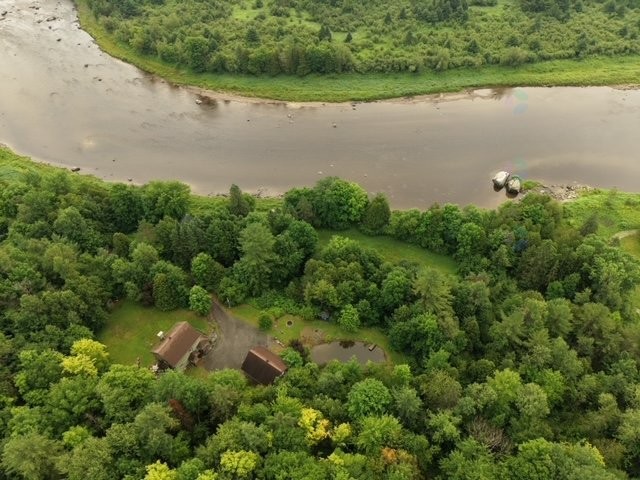









1545


Rue de la Vallée-des-Murmures

,
Sherbrooke (Lennoxville),




QC
J1M0B5

