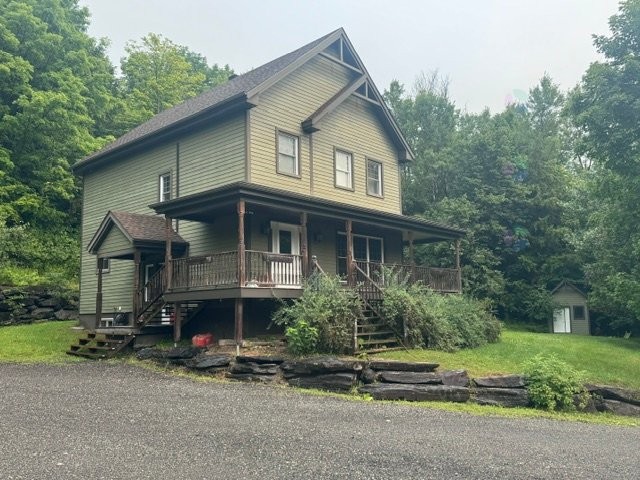 









1545


Rue de la Vallée-des-Murmures

,
Sherbrooke (Lennoxville),




QC
J1M0B5

