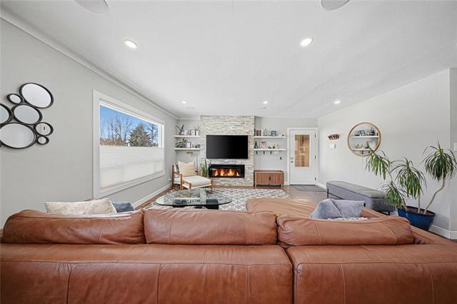 









696


Ash

ST,
Winnipeg,




MB
R3N 0R6

