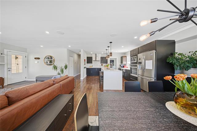 









696


Ash

ST,
Winnipeg,




MB
R3N 0R6

