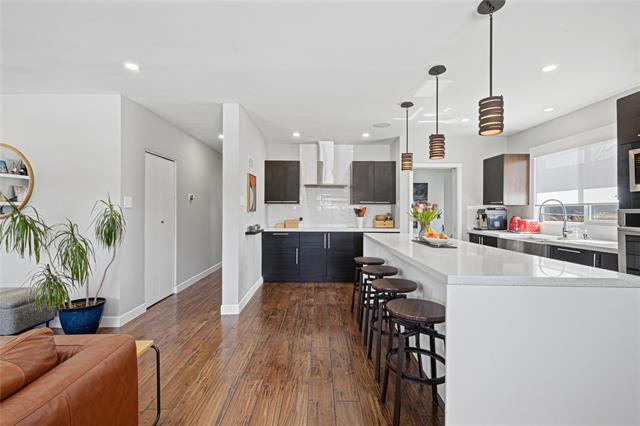 









696


Ash

ST,
Winnipeg,




MB
R3N 0R6

