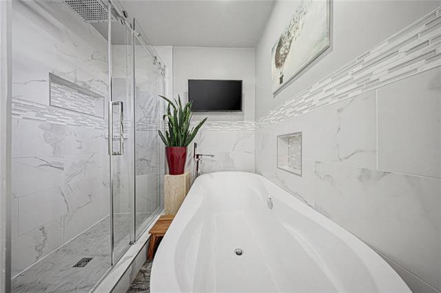 









696


Ash

ST,
Winnipeg,




MB
R3N 0R6

