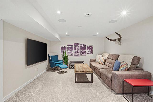 









696


Ash

ST,
Winnipeg,




MB
R3N 0R6

