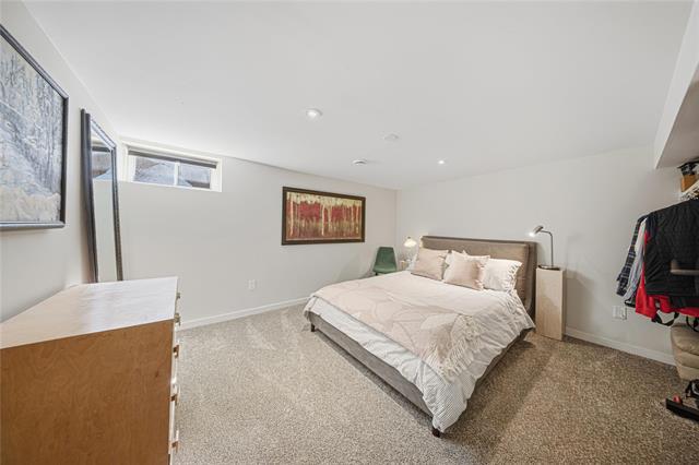 









696


Ash

ST,
Winnipeg,




MB
R3N 0R6

