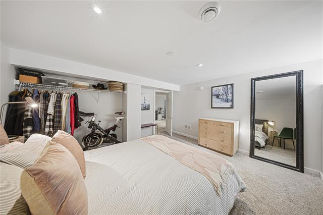 









696


Ash

ST,
Winnipeg,




MB
R3N 0R6

