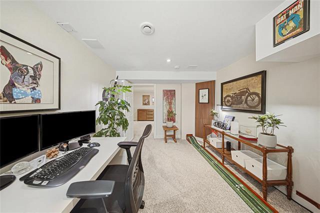 









696


Ash

ST,
Winnipeg,




MB
R3N 0R6

