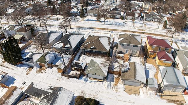 









696


Ash

ST,
Winnipeg,




MB
R3N 0R6

