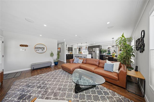 









696


Ash

ST,
Winnipeg,




MB
R3N 0R6

