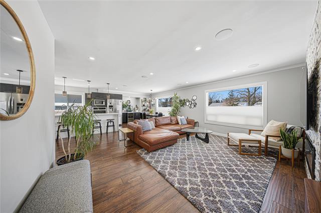 









696


Ash

ST,
Winnipeg,




MB
R3N 0R6

