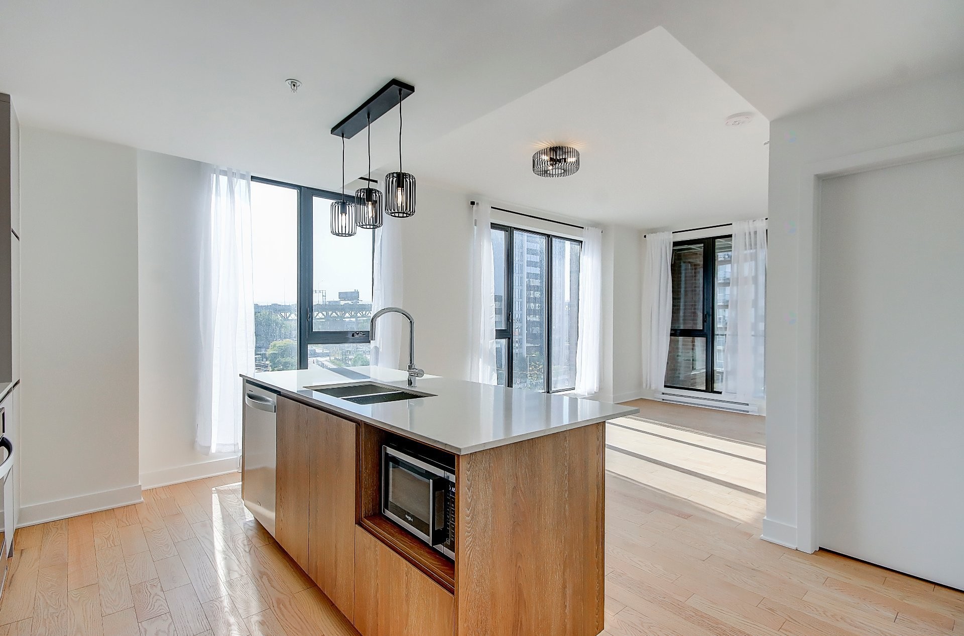 









200


Rue Marie-Charles-Le Moyne

, 401,
Longueuil (Le Vieux-Longueuil),




QC
J4K8C2

