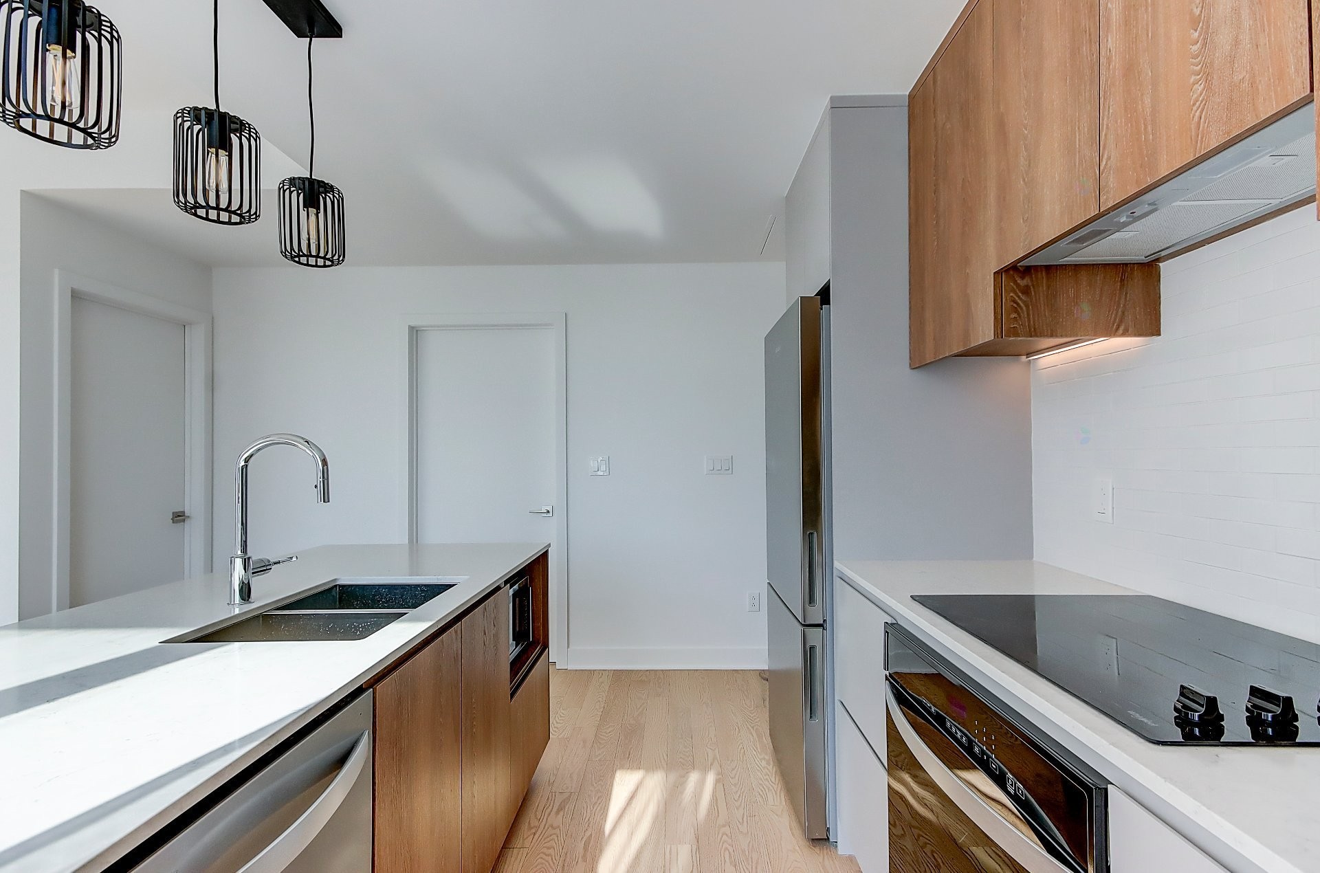 









200


Rue Marie-Charles-Le Moyne

, 401,
Longueuil (Le Vieux-Longueuil),




QC
J4K8C2

