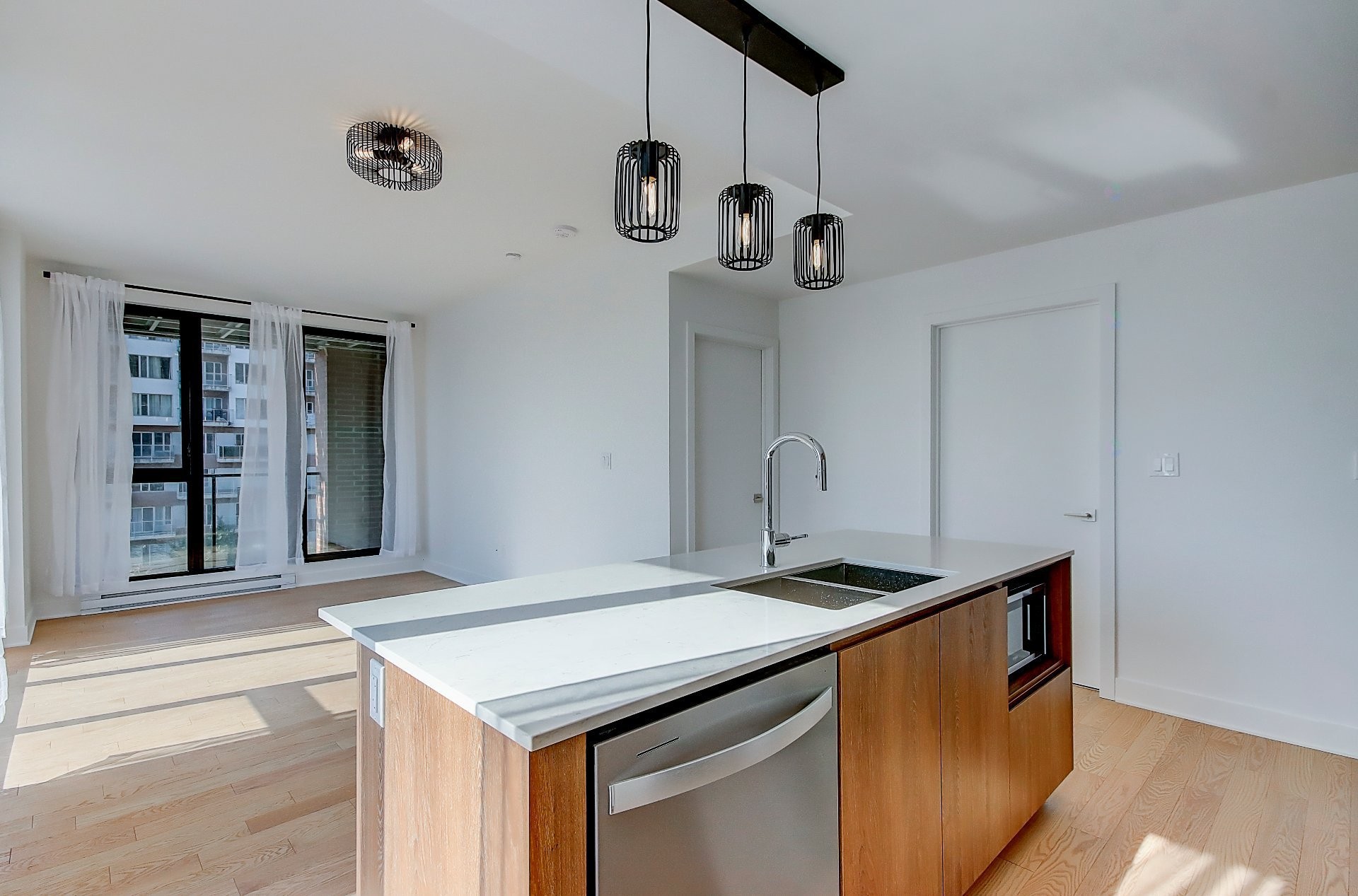 









200


Rue Marie-Charles-Le Moyne

, 401,
Longueuil (Le Vieux-Longueuil),




QC
J4K8C2

