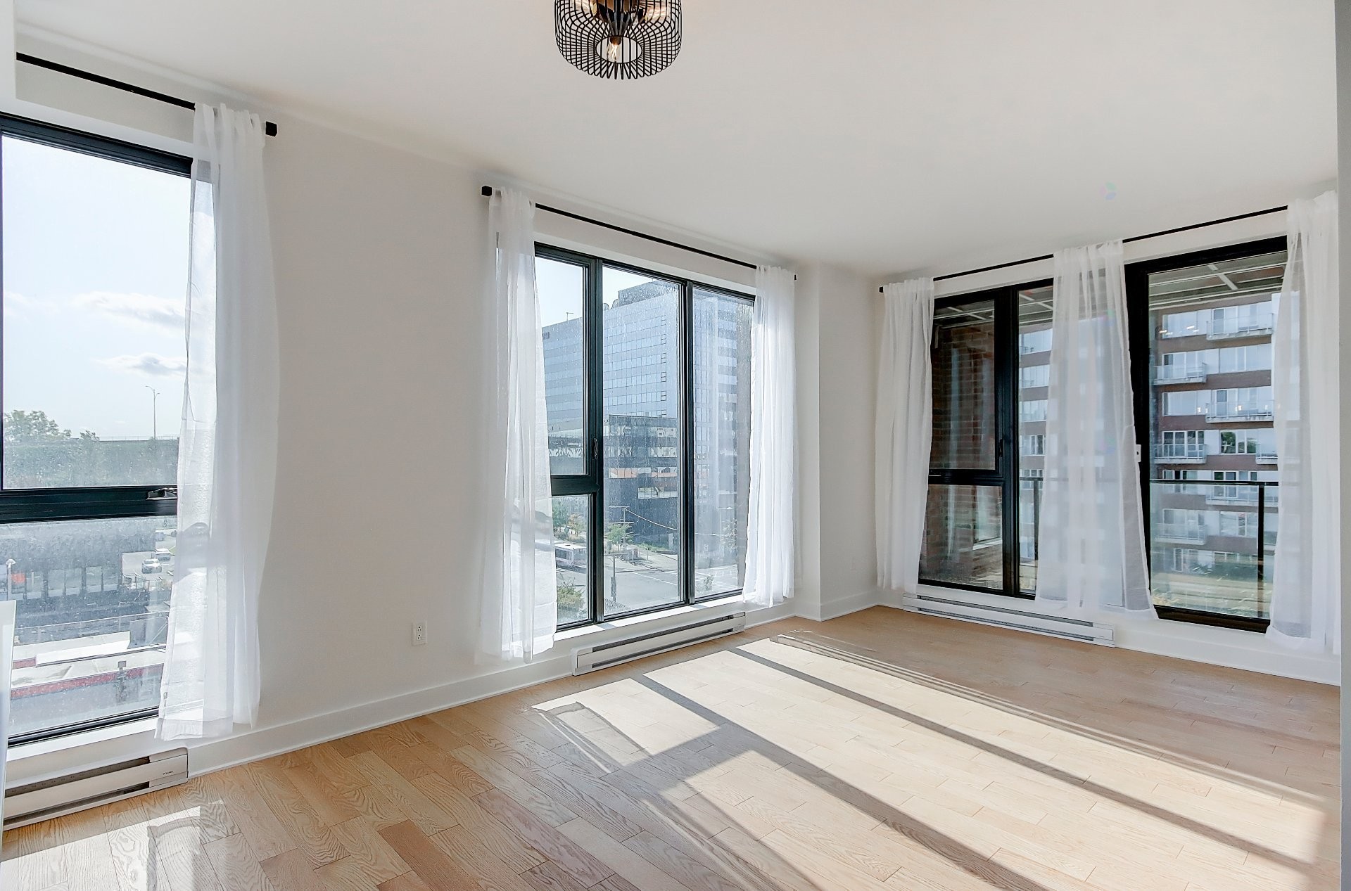 









200


Rue Marie-Charles-Le Moyne

, 401,
Longueuil (Le Vieux-Longueuil),




QC
J4K8C2

