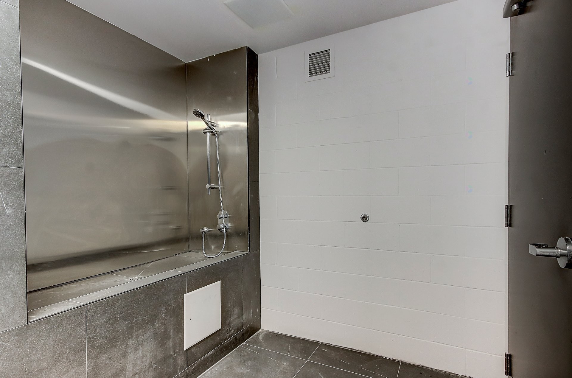 









200


Rue Marie-Charles-Le Moyne

, 401,
Longueuil (Le Vieux-Longueuil),




QC
J4K8C2

