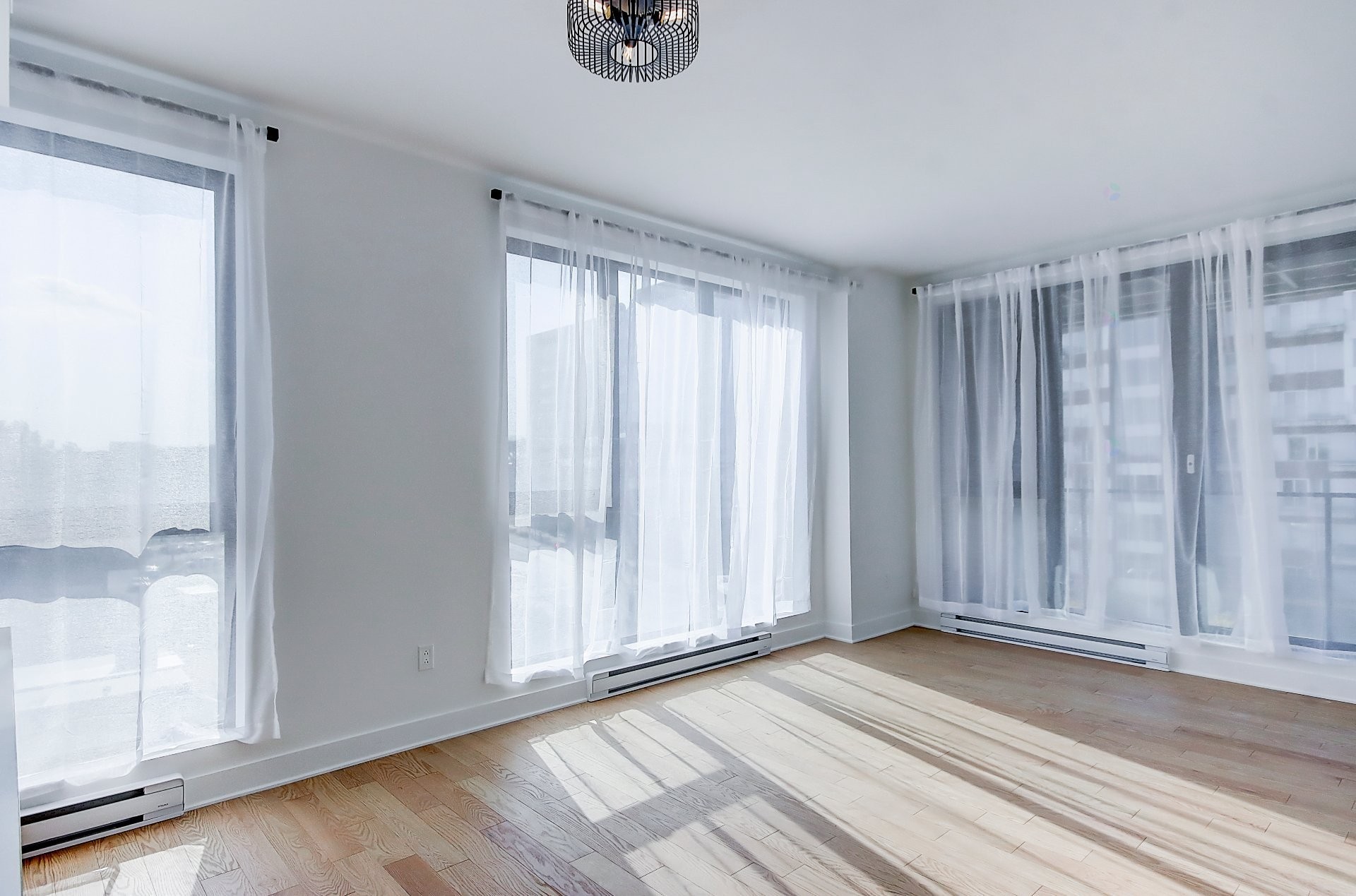 









200


Rue Marie-Charles-Le Moyne

, 401,
Longueuil (Le Vieux-Longueuil),




QC
J4K8C2

