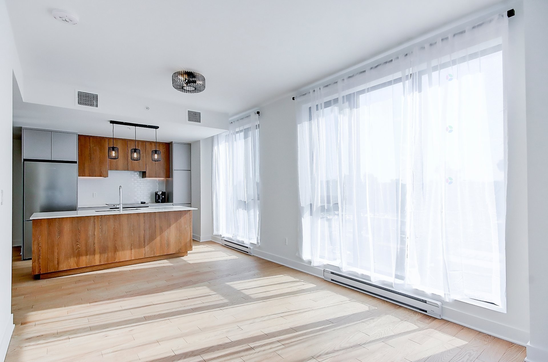 









200


Rue Marie-Charles-Le Moyne

, 401,
Longueuil (Le Vieux-Longueuil),




QC
J4K8C2

