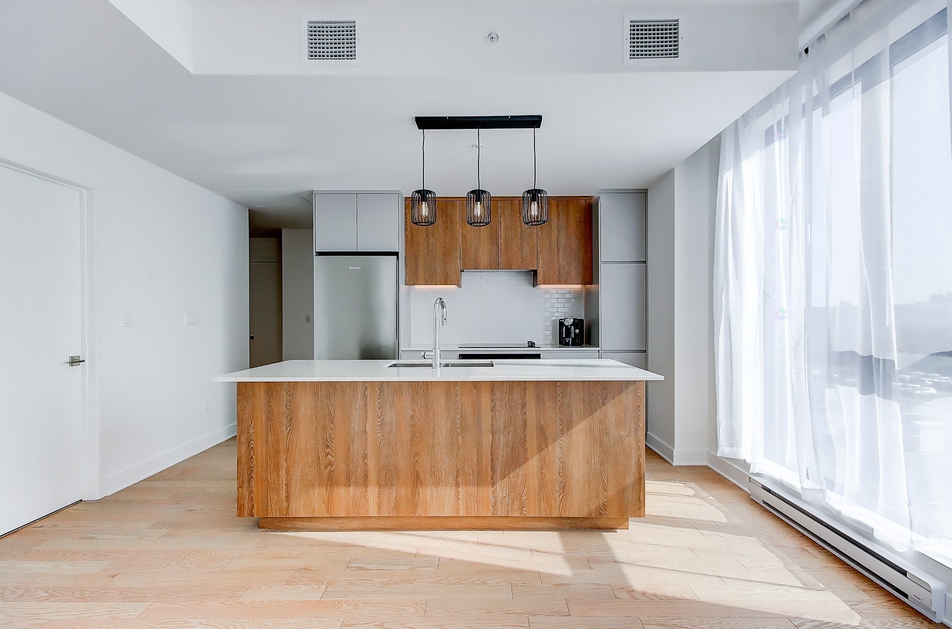 









200


Rue Marie-Charles-Le Moyne

, 401,
Longueuil (Le Vieux-Longueuil),




QC
J4K8C2

