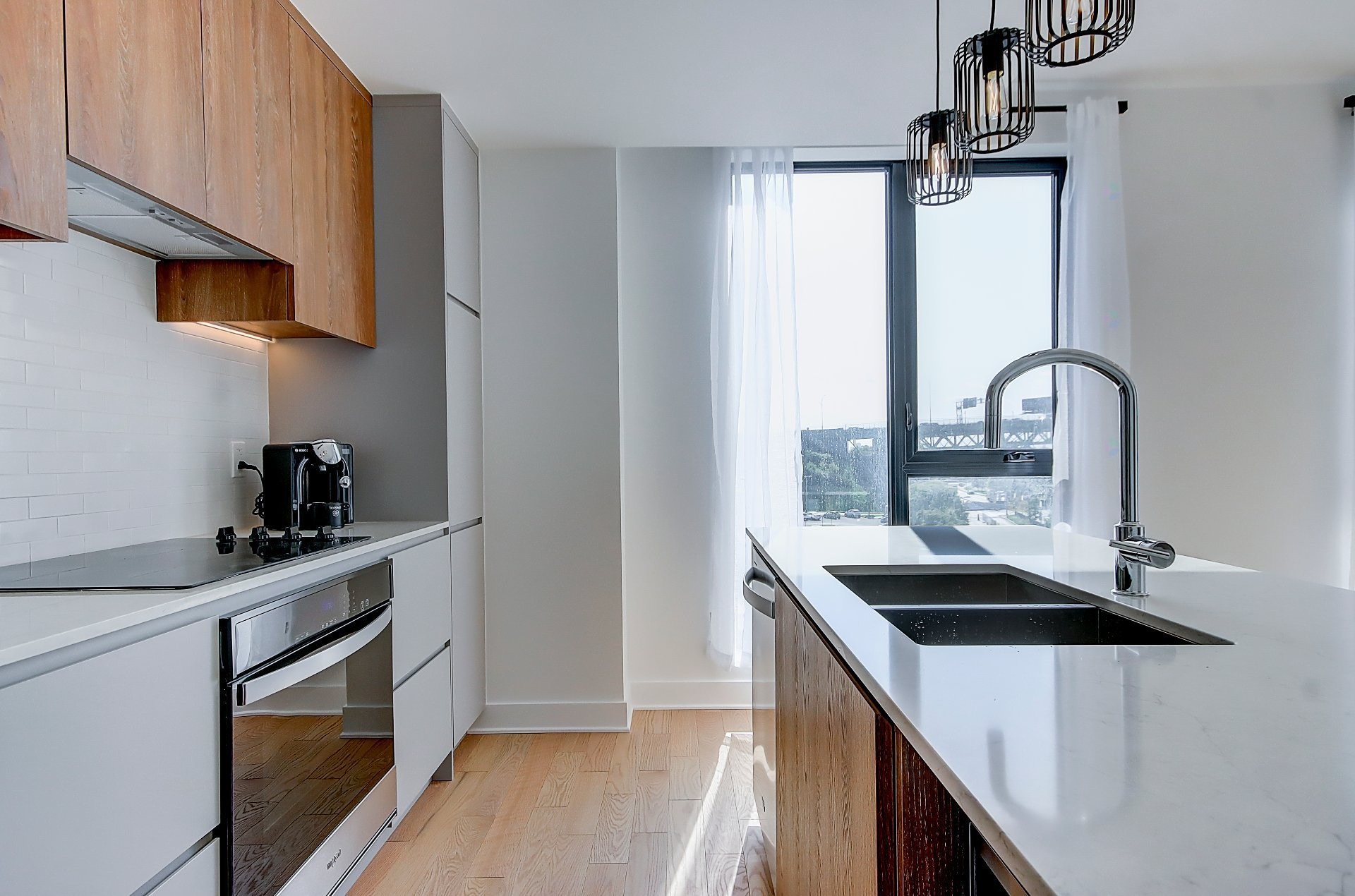 









200


Rue Marie-Charles-Le Moyne

, 401,
Longueuil (Le Vieux-Longueuil),




QC
J4K8C2

