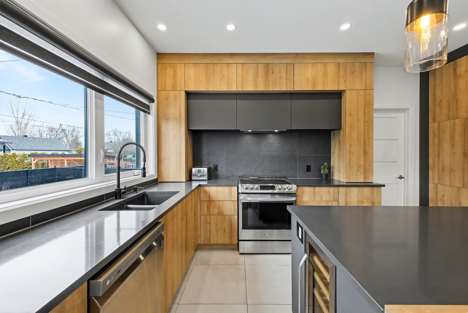 









3488Z

 - 3490Z


Rue Charlotte-Dubuc

,
Carignan,




QC
J3L7J6

