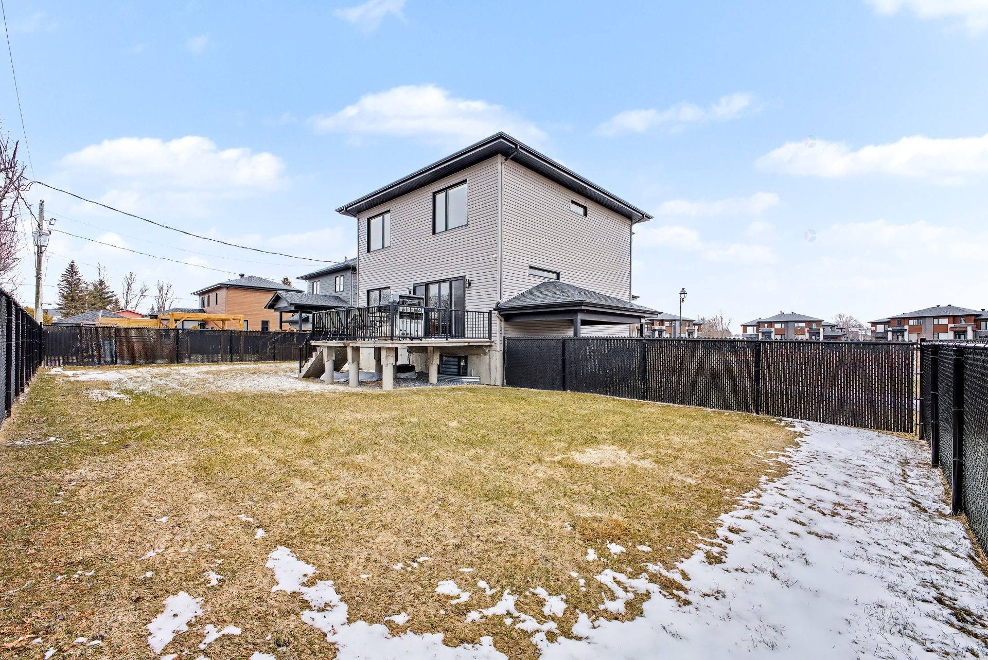 









3488Z

 - 3490Z


Rue Charlotte-Dubuc

,
Carignan,




QC
J3L7J6

