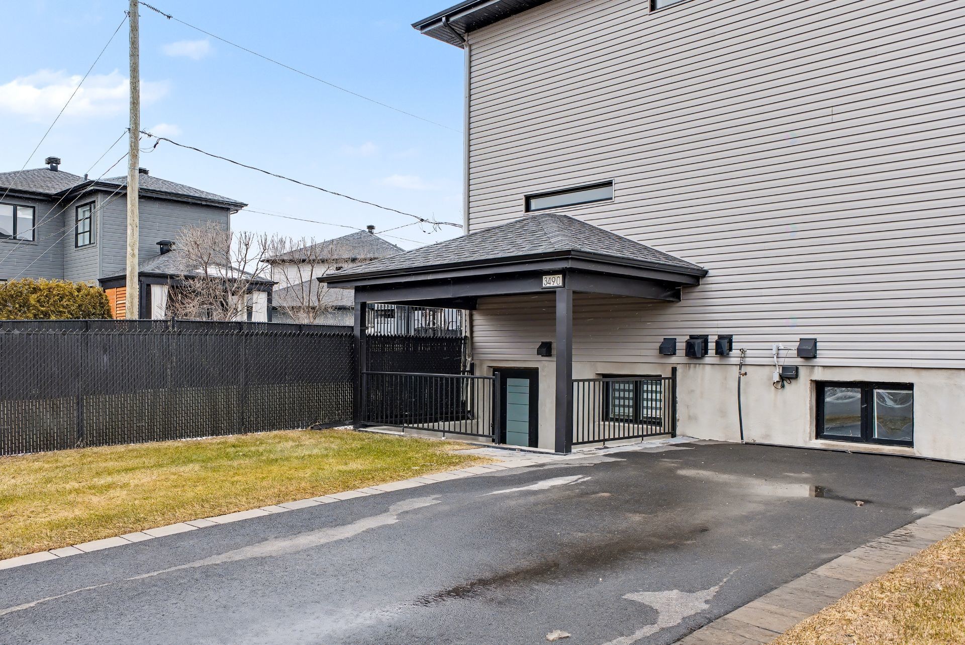 









3488Z

 - 3490Z


Rue Charlotte-Dubuc

,
Carignan,




QC
J3L7J6

