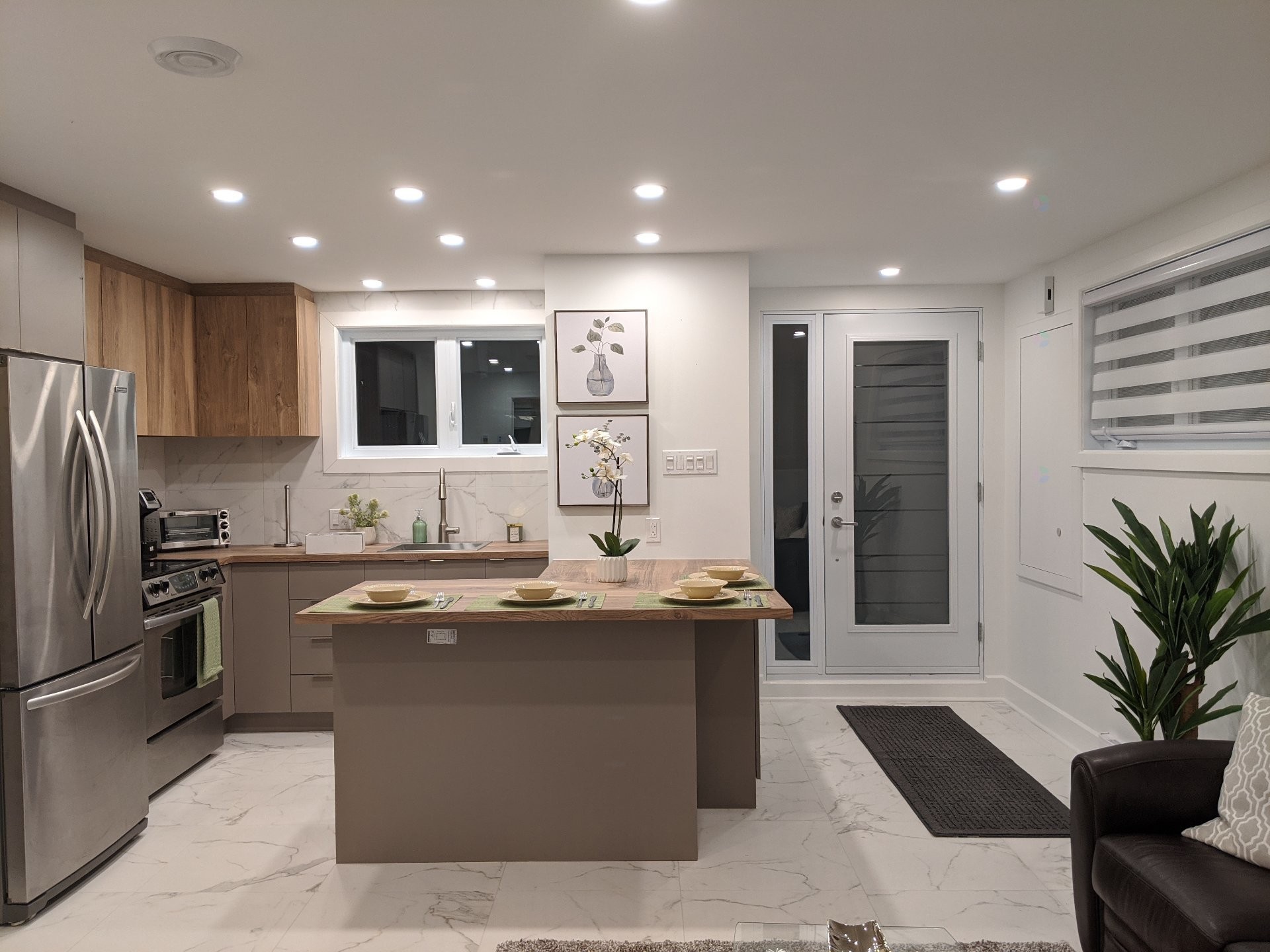 









3488Z

 - 3490Z


Rue Charlotte-Dubuc

,
Carignan,




QC
J3L7J6

