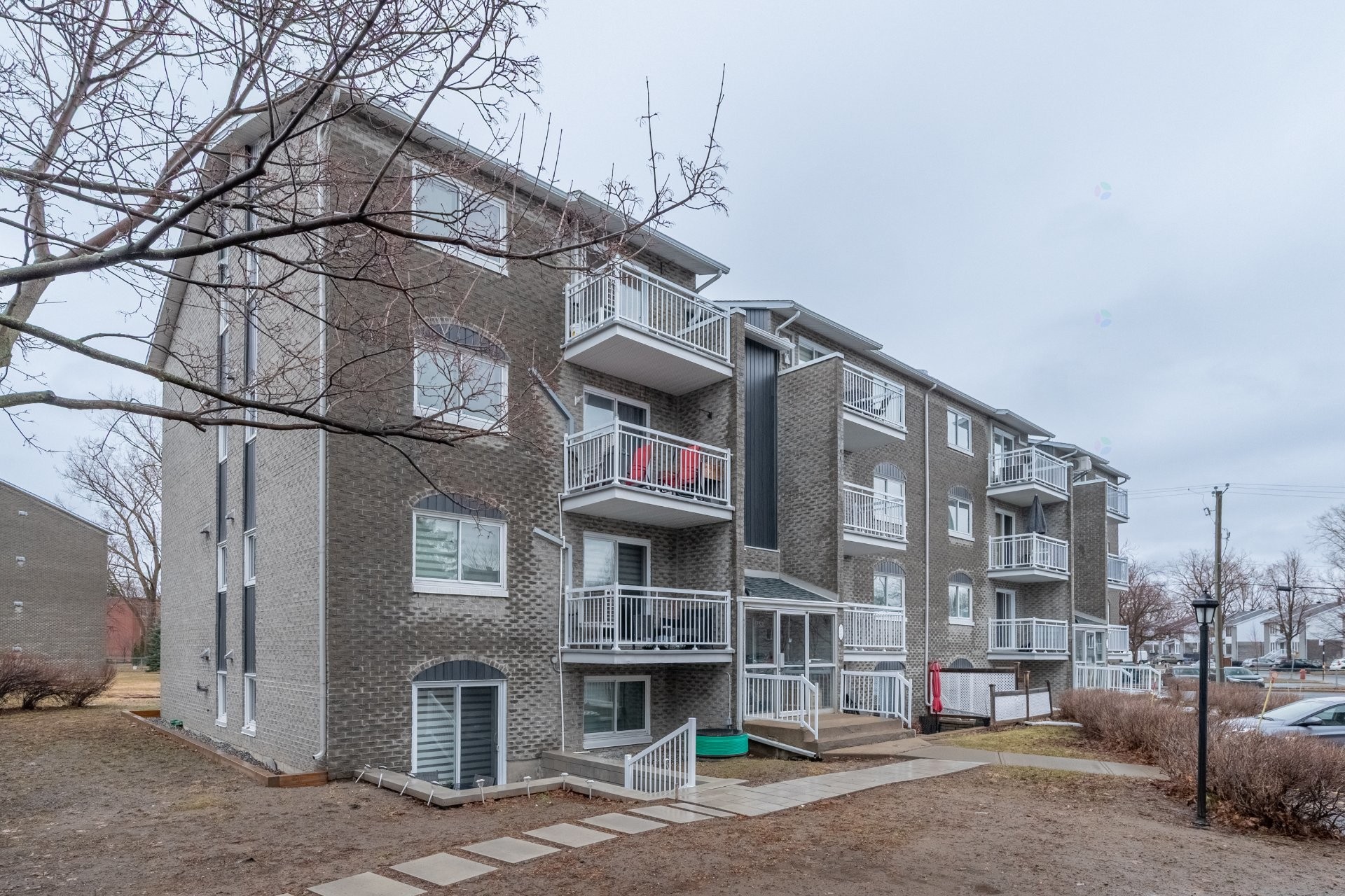 









1753


Rue Kirouac

, 8,
Longueuil (Le Vieux-Longueuil),




QC
J4G1T1

