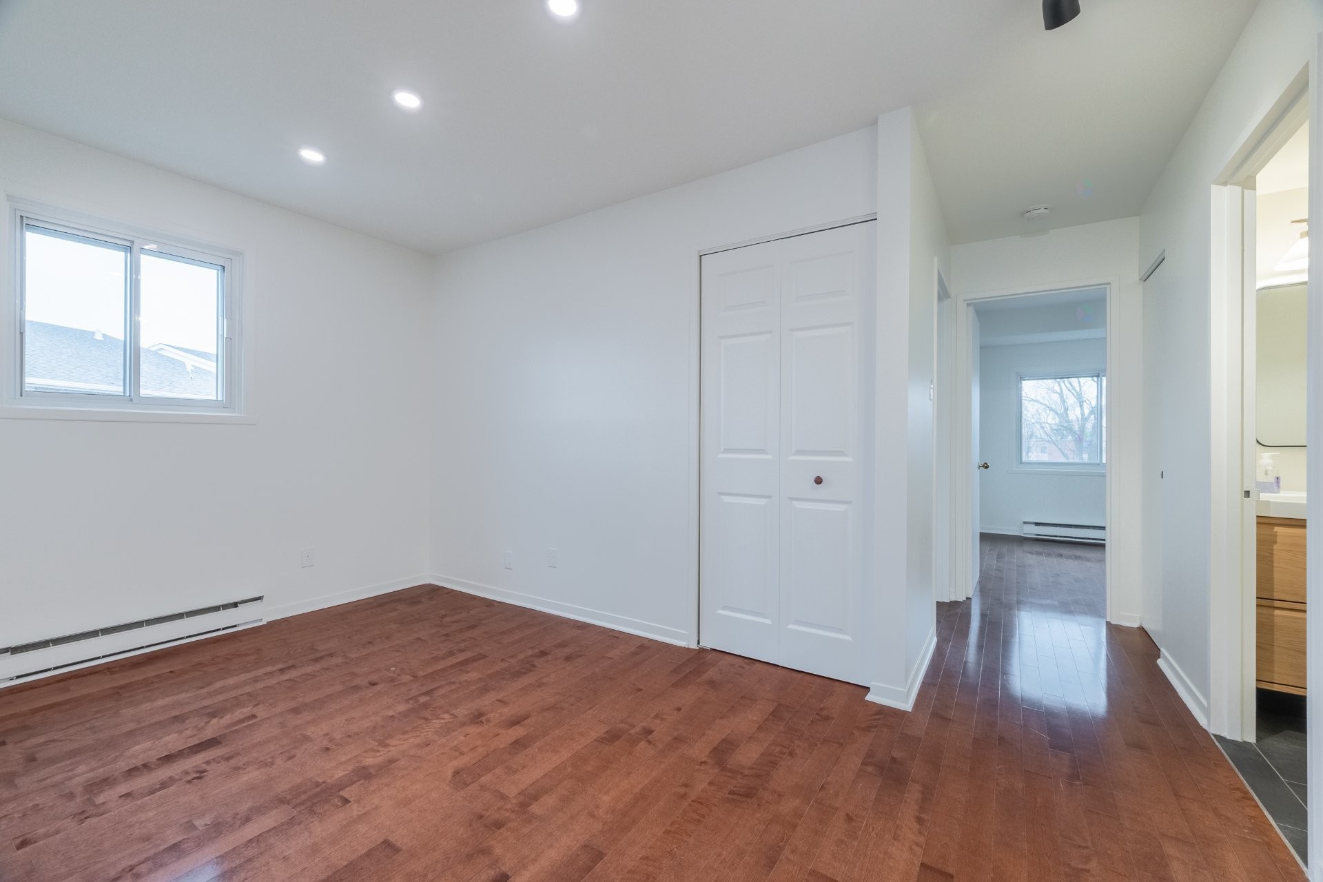 









1753


Rue Kirouac

, 8,
Longueuil (Le Vieux-Longueuil),




QC
J4G1T1

