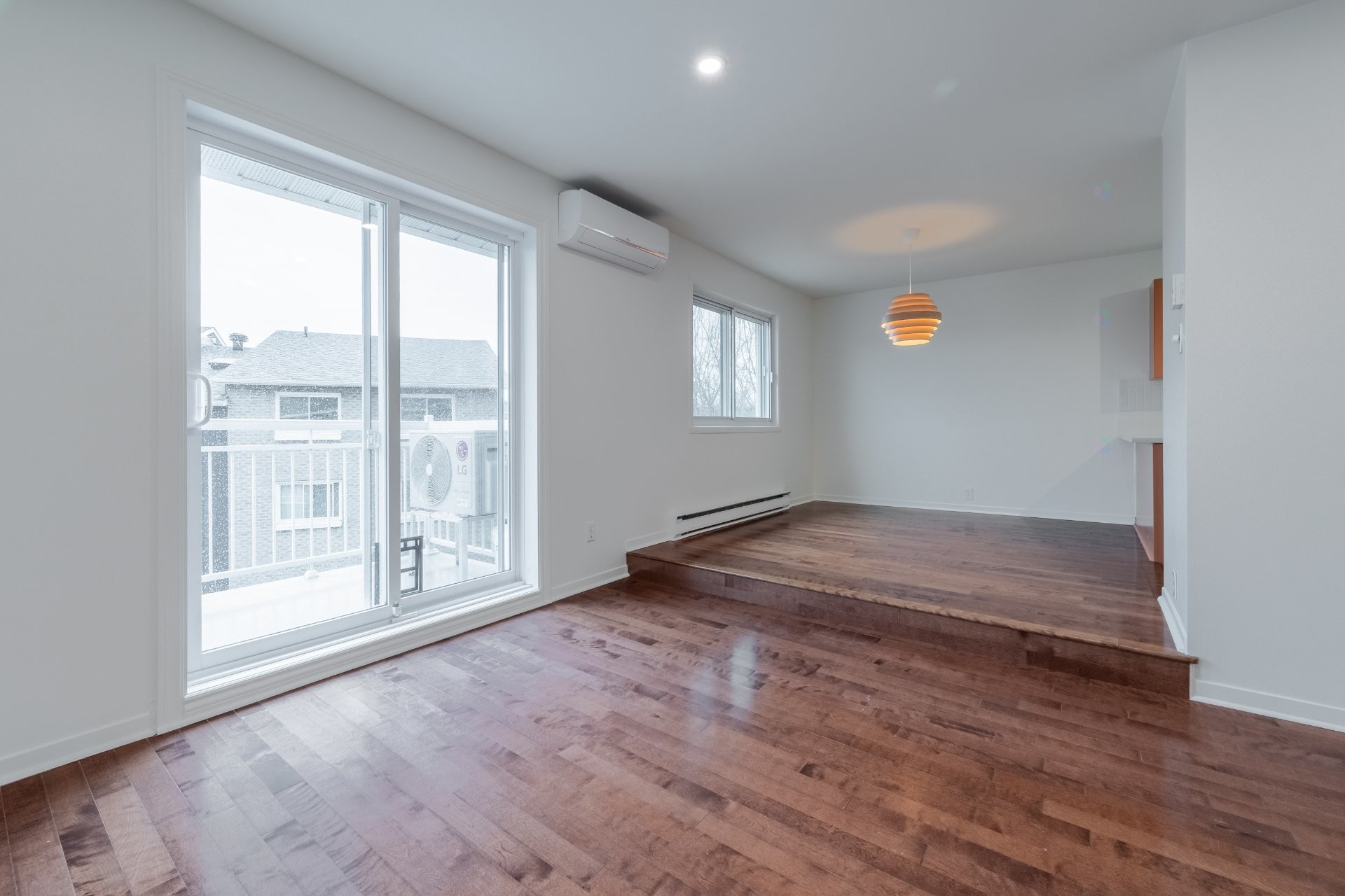 









1753


Rue Kirouac

, 8,
Longueuil (Le Vieux-Longueuil),




QC
J4G1T1

