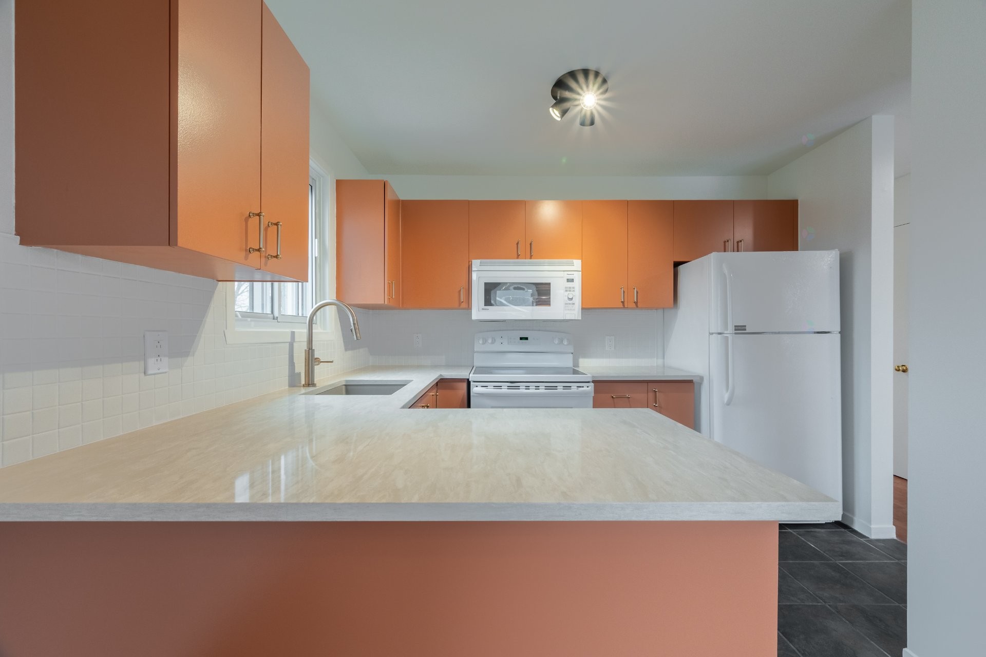 









1753


Rue Kirouac

, 8,
Longueuil (Le Vieux-Longueuil),




QC
J4G1T1

