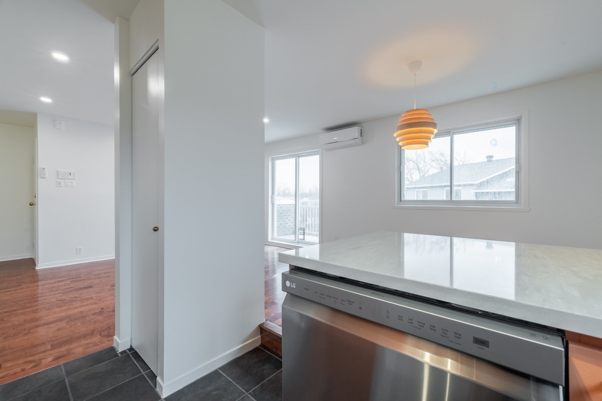 









1753


Rue Kirouac

, 8,
Longueuil (Le Vieux-Longueuil),




QC
J4G1T1

